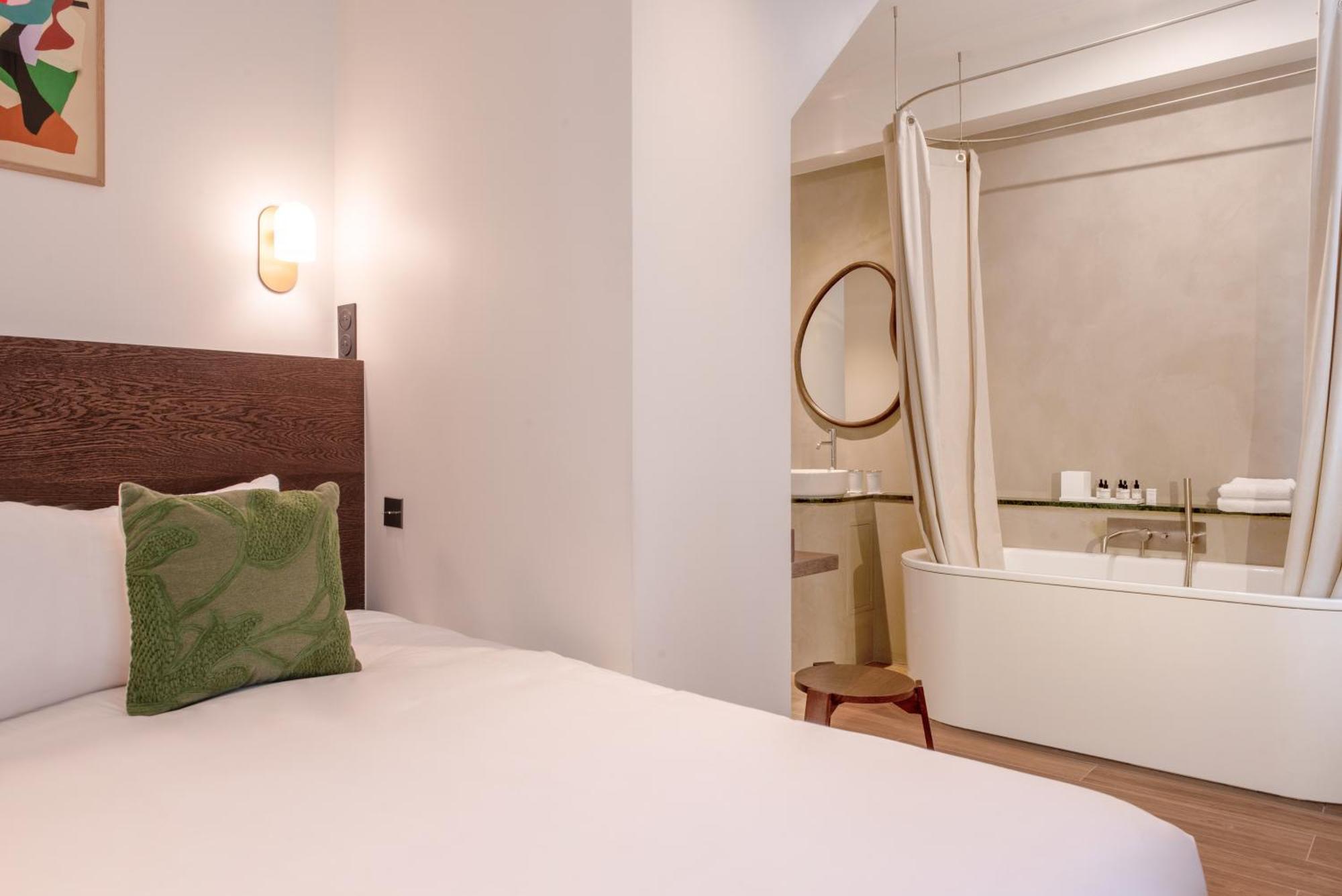 Le Lampika Hotel Parijs Kamer foto