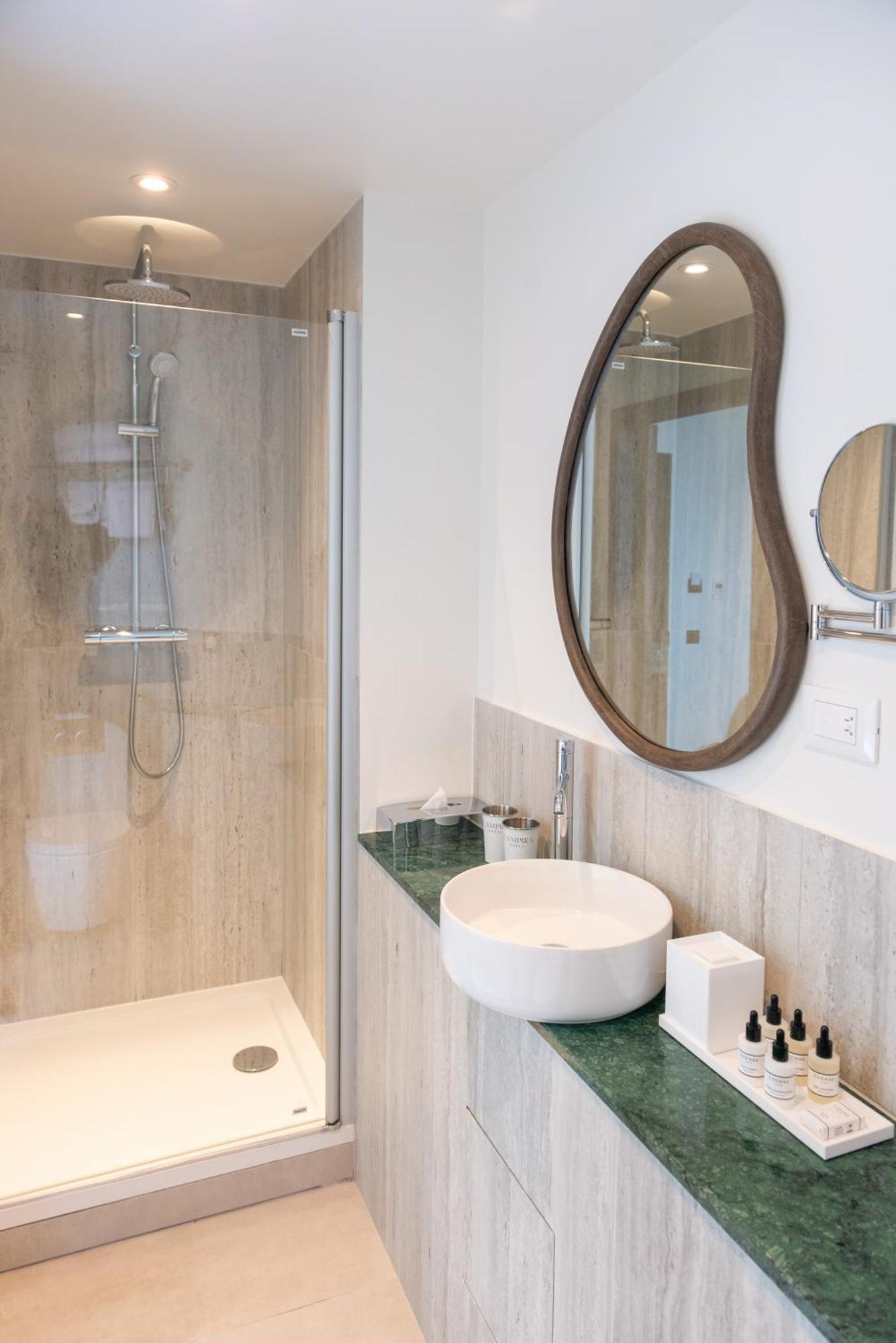 Le Lampika Hotel Parijs Kamer foto